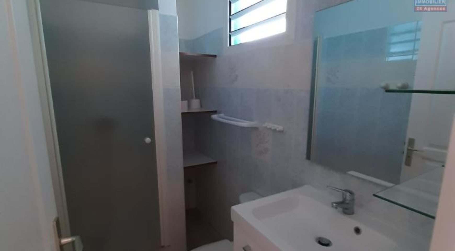 En Location Un Appartement T2 Situe Proche De La Plage A Saline