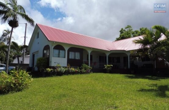 OFIM-immobilier-Vente-Maison-Villa-TAMPON-Belle-Maison-5-pieces-d-une-surface-de-246-m-implantee-sur-un-terrain-de-1638-m-a-Trois-Mares-1