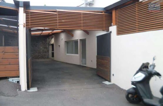 OFIM-immobilier-ouest-cour-récente-proche-commerces-écoles-vue-mer-montagne-Location-Maison-Villa-TROIS-BASSINS-a-louer-villa-F3-4-a-trois-bassins-2