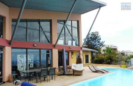 OFIM-vente-Réunion-immobilier-Vente-Maison-Villa-SAINT-PAUL-Maison-d-architecte-6-pieces-300-m-sur-un-terrain-de-1600-m-situee-a-Bois-de-Nefles-St-Paul-1