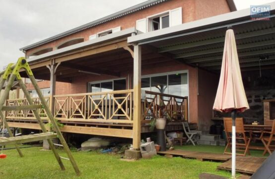 OFIM-Immobilier-ouest-Réunion-jardin-Vente-Maison-Villa-SAINT-LEU-Belle-villa-recente-6-pieces-avec-vue-mer-situee-au-Cap-Camelia-1