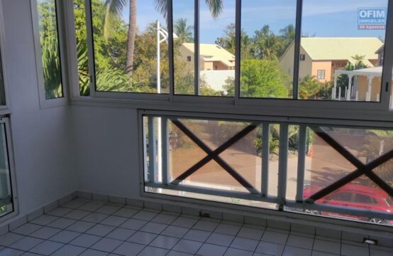 OFIM-immobilier-location-quartier-sécurisé-proche-de-la-plage-Saint-Gilles-Les-Hauts