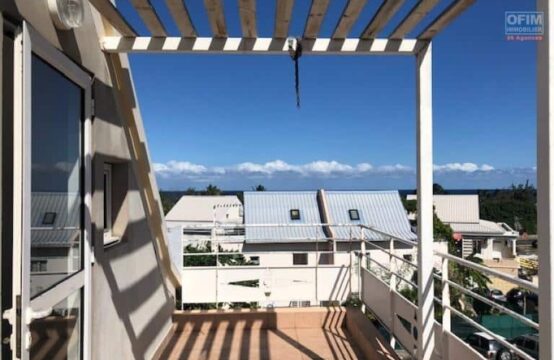 OFIM-immobilier-location-T3-proche-de-la-plage-vue-mer-parking-La-saline-les-bains