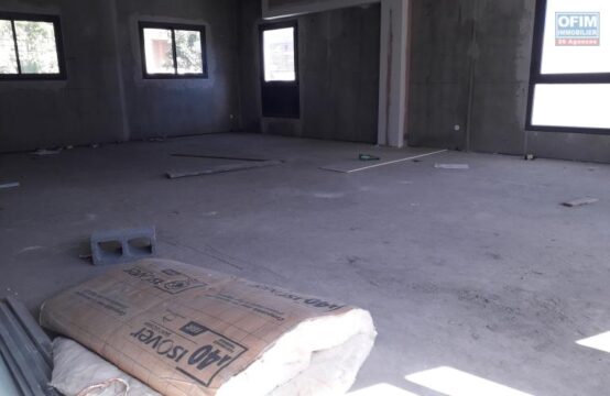 OFIM-immobilier-location-local-professionnel-p�roche-des-commerces-proche-des-écoles-Saint-Gilles-Les-Hauts