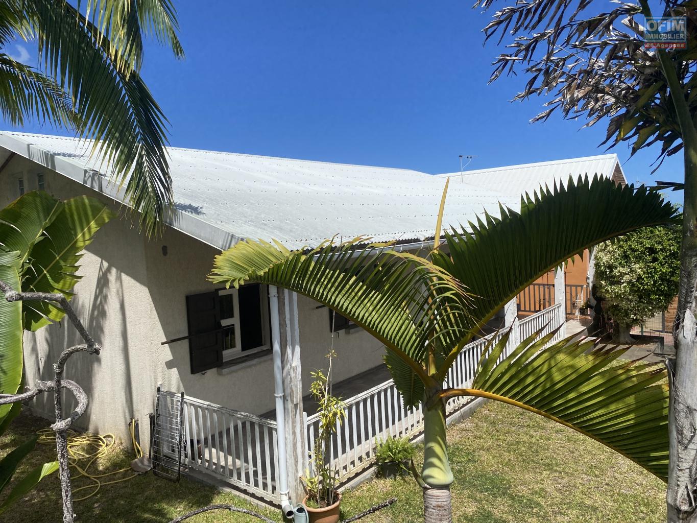 OFIM-immobilier-à-vendre-villa-située-au-centre-de-Bellemène