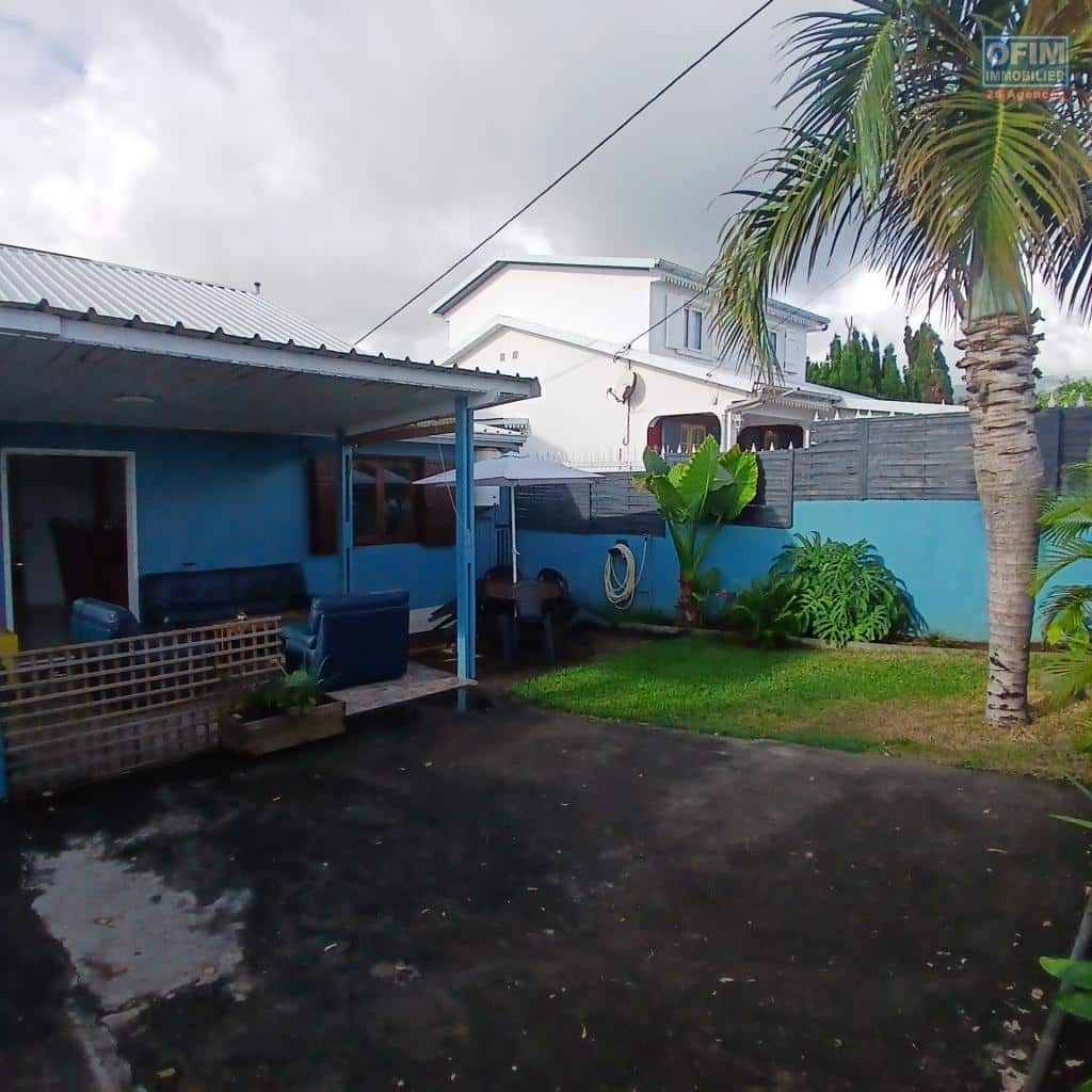 à-louer-villa-située-dans-un-quartier-paisible-sécurisé