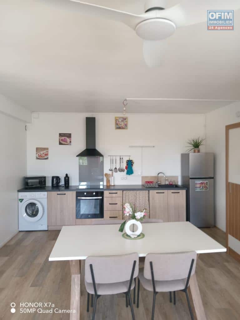 ofim-immobilier-reunion-a-louer-un-appartement-t2-meuble-moderne-situe-a-saint-leu