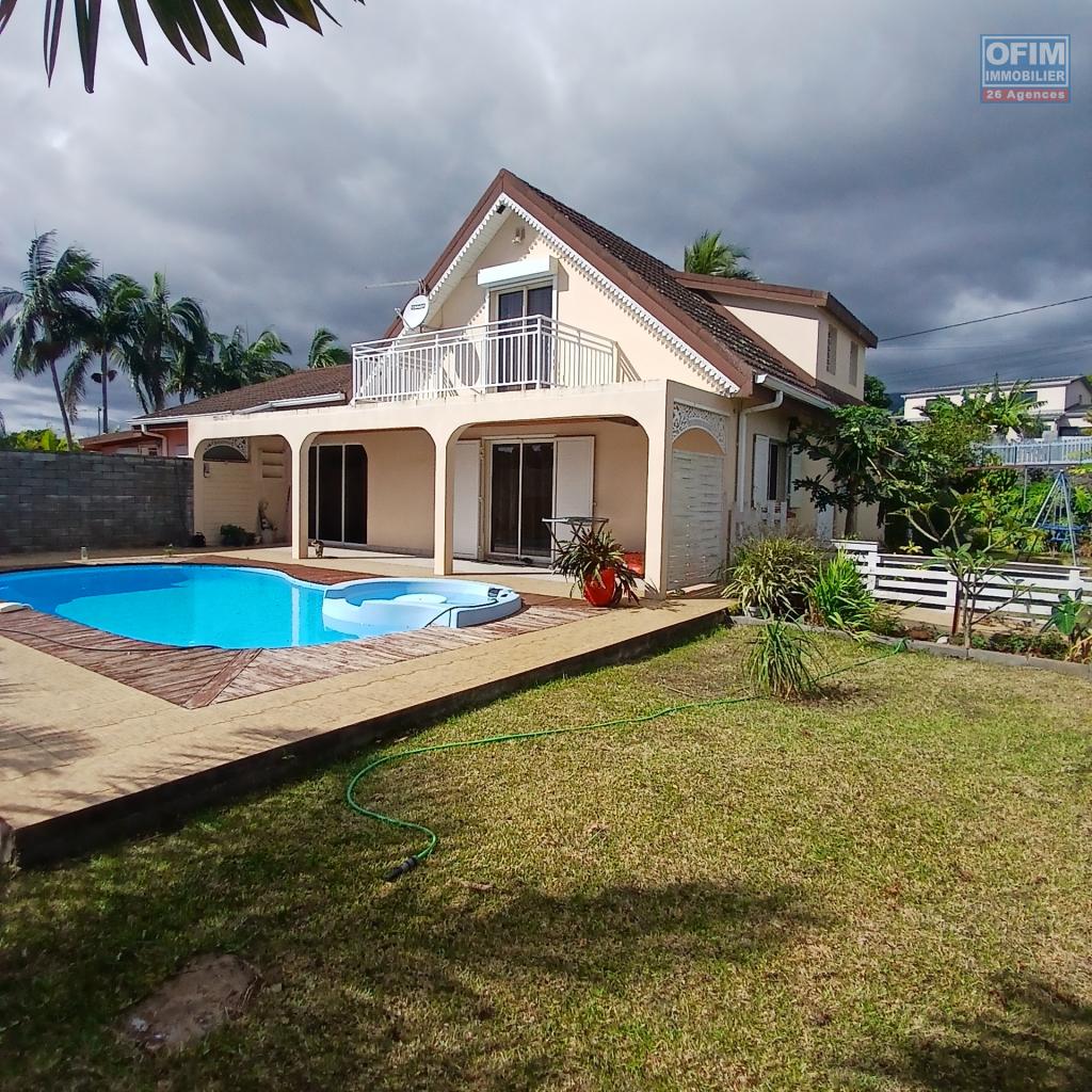 ofim-immobilier-reunion-a-louer-une-charmante-villa-situee-a-saint-gilles-les-hauts