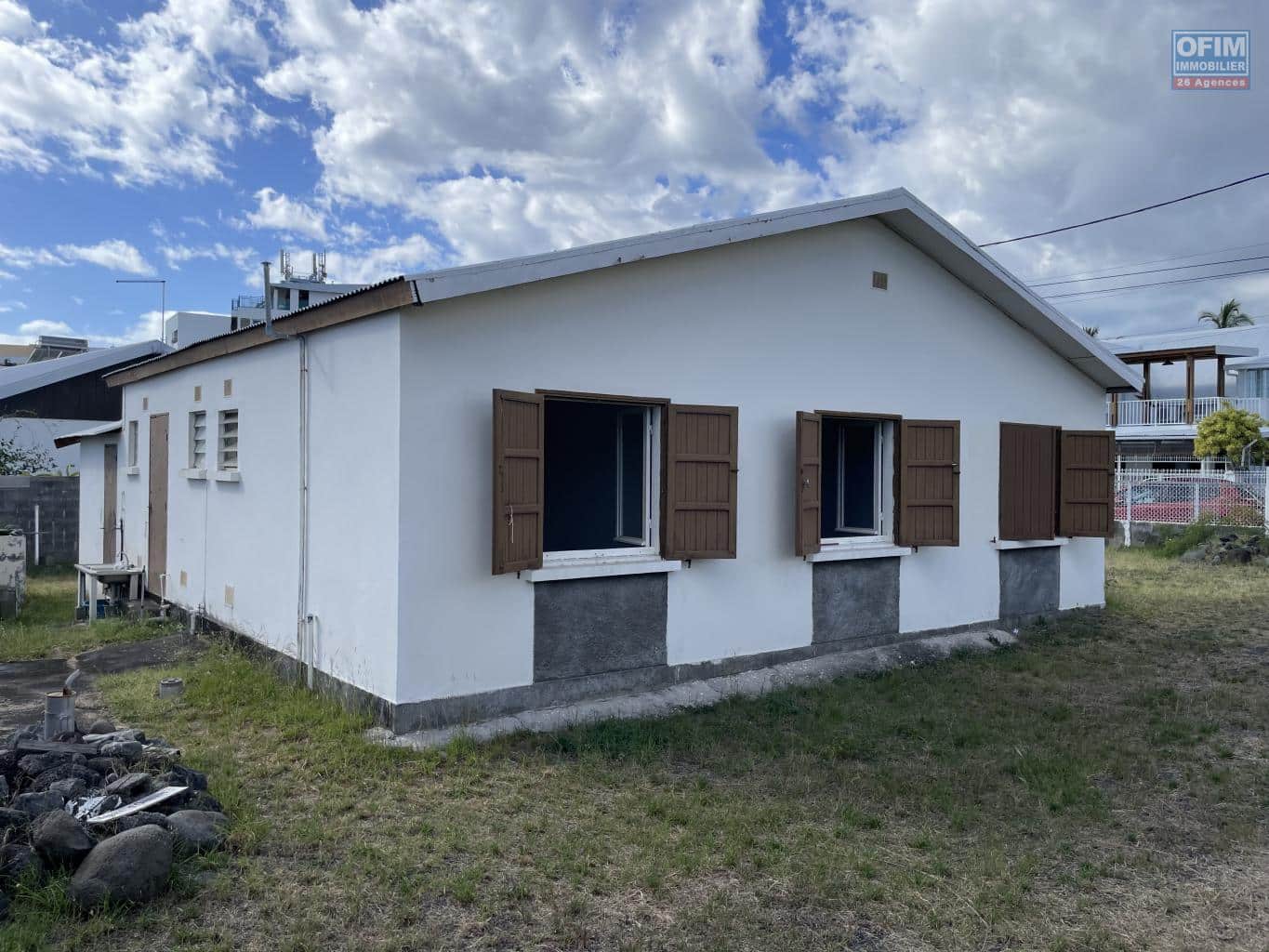 vente-villa-de-plain-pied-avec-sejour-cuisine-independante-salle-d'eau-wc-