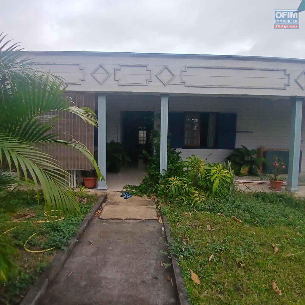 OFIM-immobilier-à-louer-maison-T6-à-Saint-Gilles-Les-Hauts
