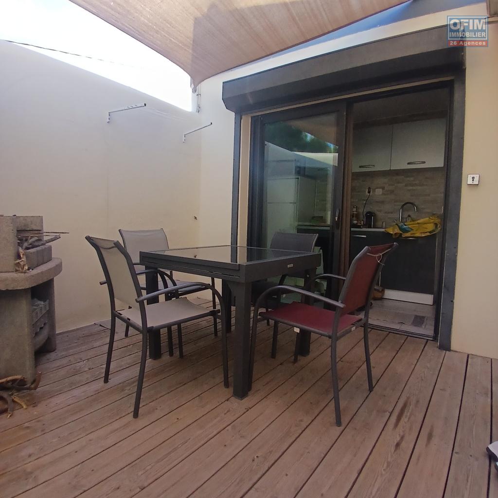 petite-cour-privative-avec-barbecue
