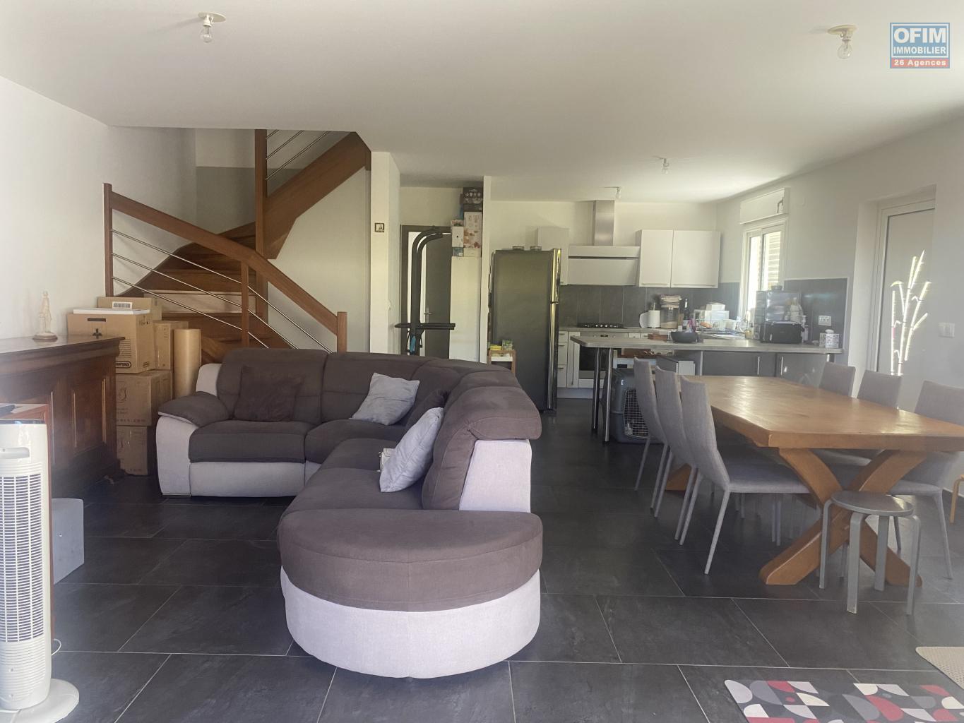 OFIM-immobilier-à-vendre-maison-moderne-à-Saint-Leu