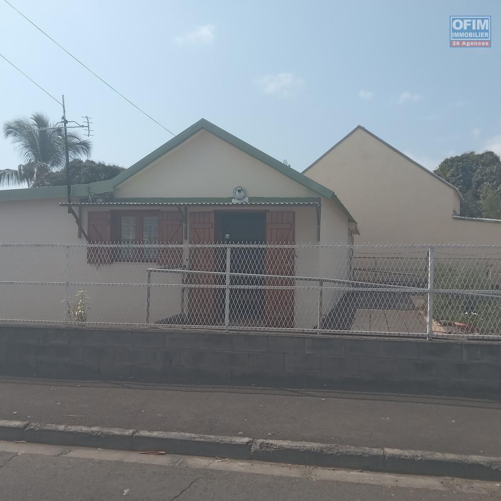 OFIM-vente-maison-T2-de-63m2-avec-bon-potentiel-Port