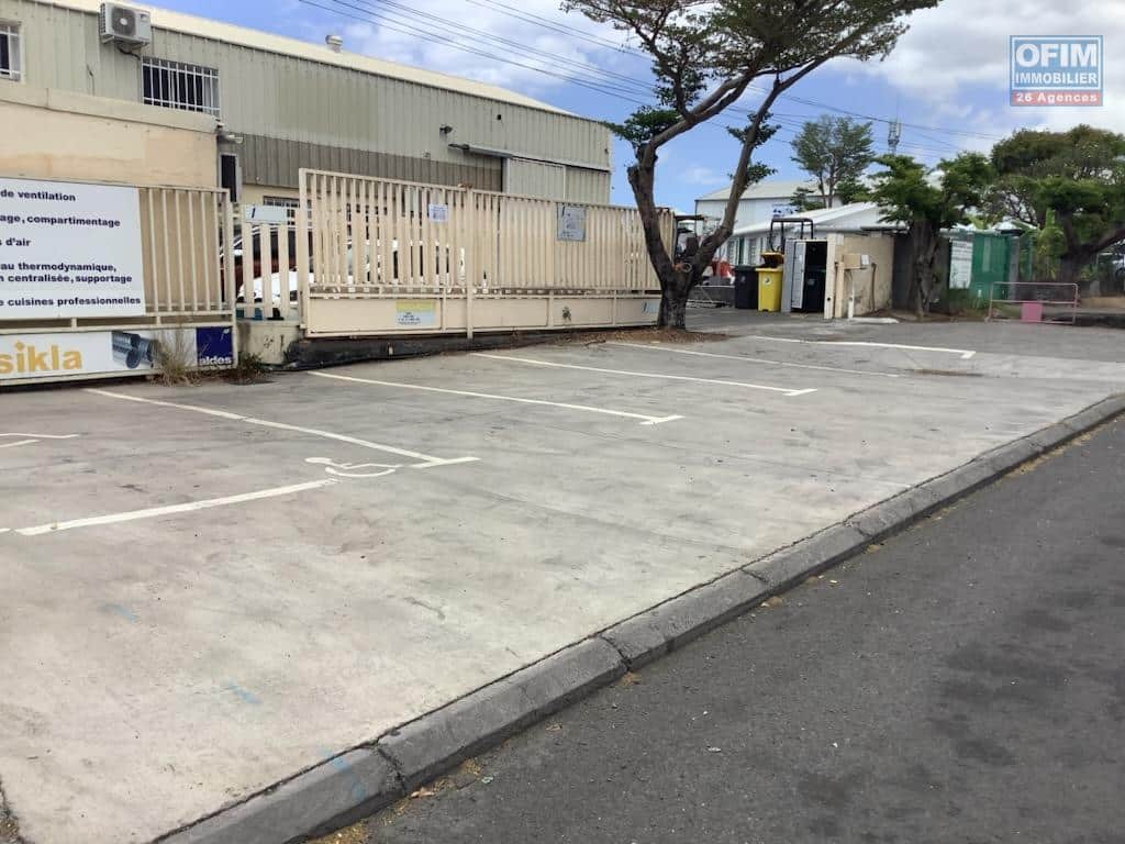 OFIM-immobilier-à-louer-local-de-295m2-sur-Saint-Paul