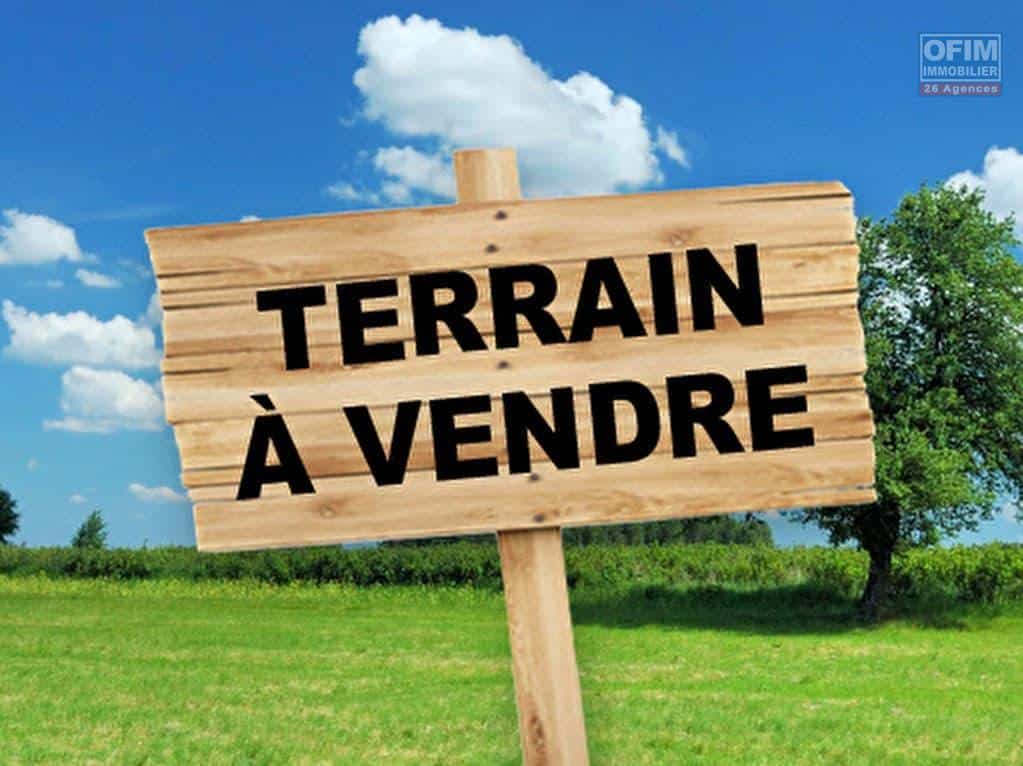 OFIM-immobilier-vendre-ensemble-de-terrain-avec-maison-situé-centre-ville-de-Saint-Paul