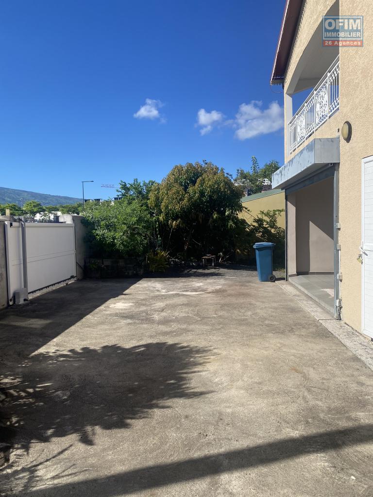 OFIM-immobilier-a-vendre-local-professionnel-et-maison-a-fort-potentiel-au-centre-ville-du-Port