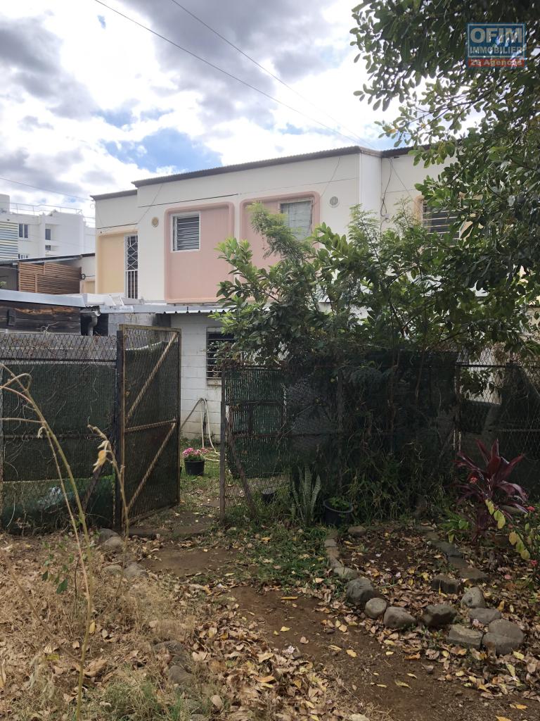 Étage-une-chambre-et-salle-de-bain-wc