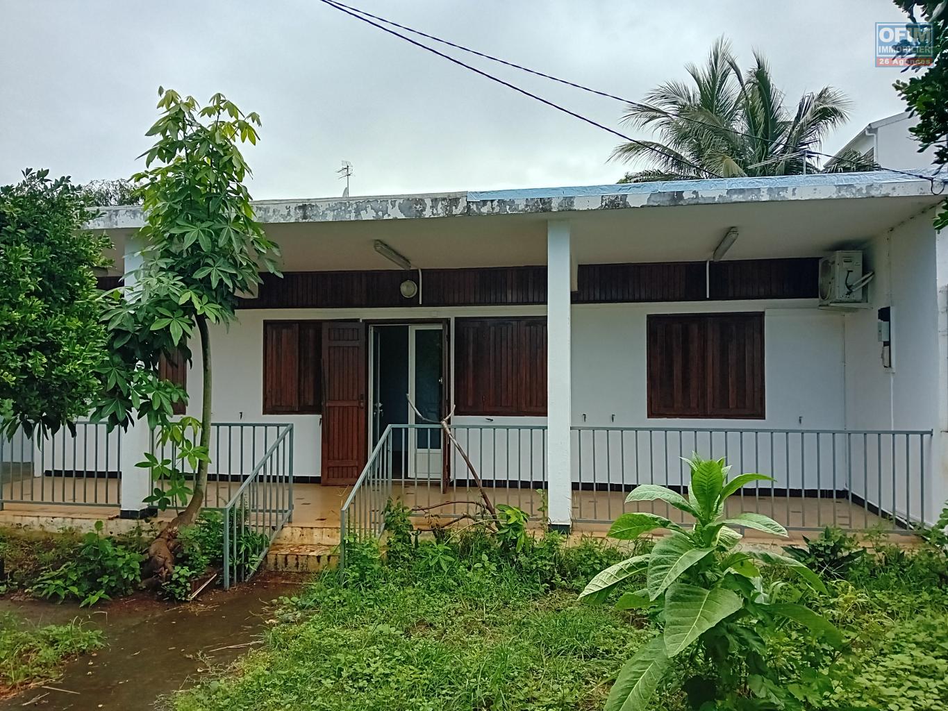 OFIM-immobilier-a-vendre-maison-SATEC-située-en-centre-ville-de-Saint-Paul